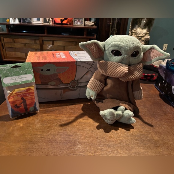 Scentsy The Mandalorian Child Star Wars - Picture 2 of 9